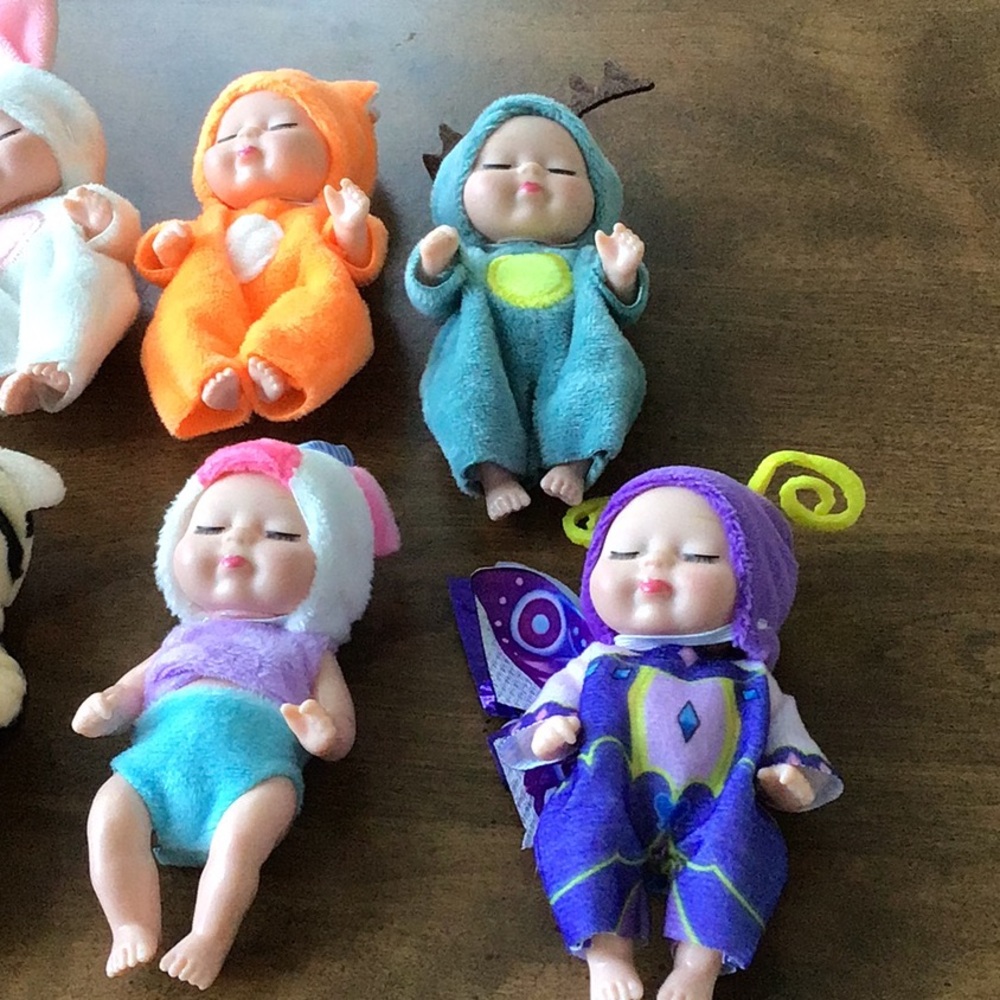 Keyohome Mini newborn baby dolls with animal-themed outfits. Set of 8 - Picture 3 of 15